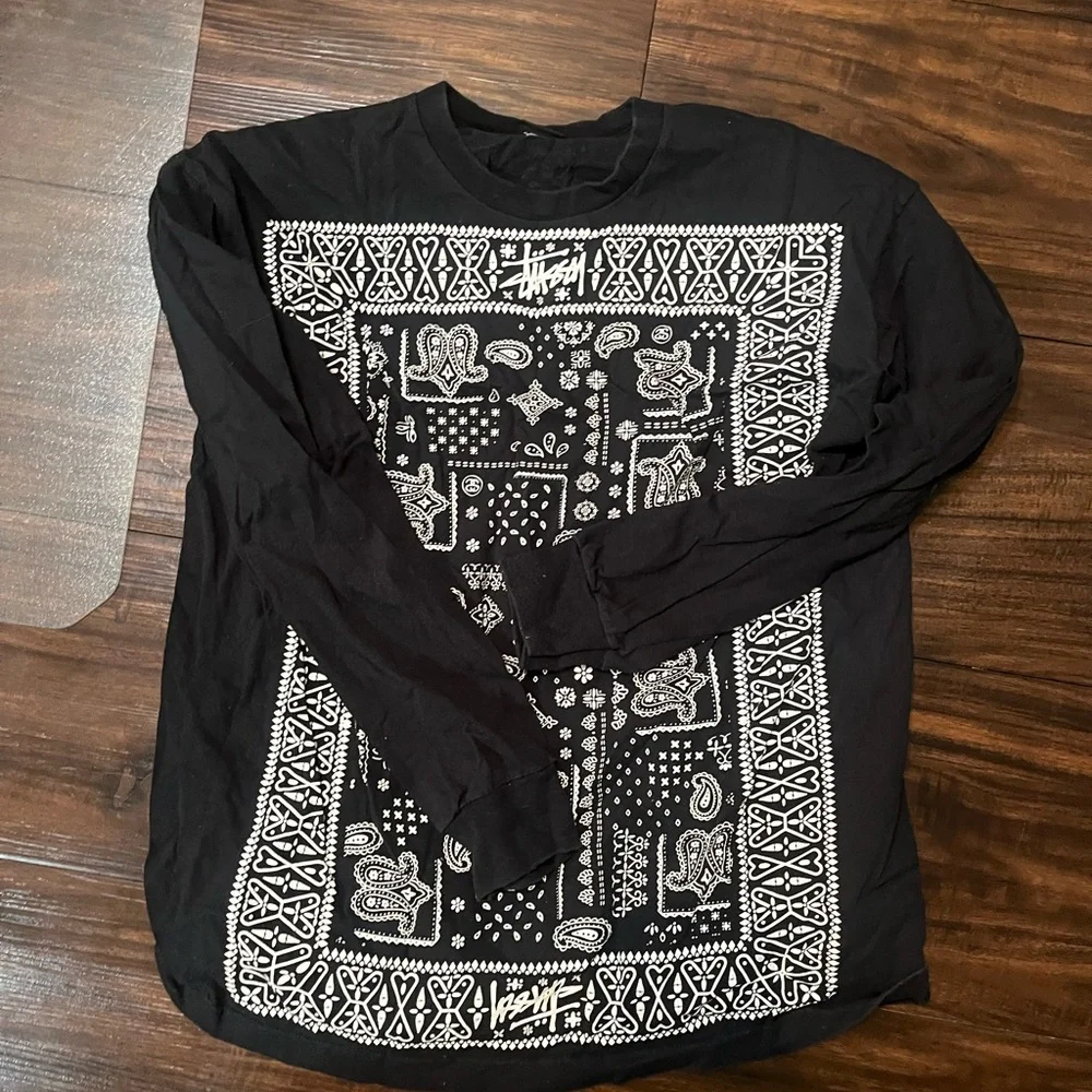 Stussy Black and White Graphic Long Sleeve Tee - Picture 2 of 4